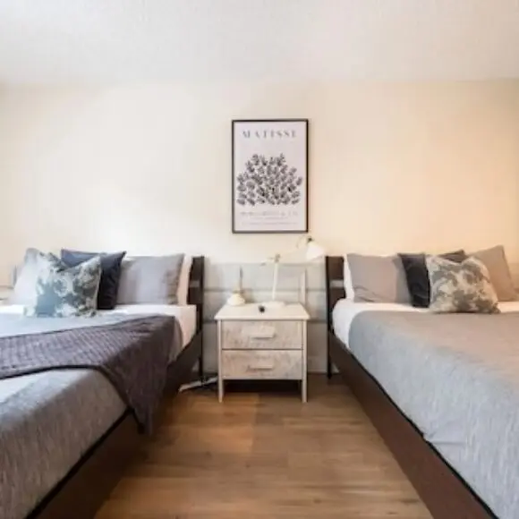 Creekside Oasis – 4 Beds W Pool & Hot Tub | hotel Vancouver | Trivago