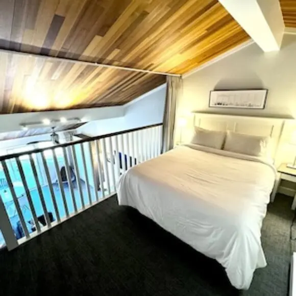 Oceanfront Loft – amazing views! | hotel Vancouver | Trivago