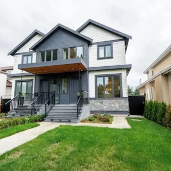 Modern family friendly duplex minutes from downtown airport UBC free parking. | hotel Vancouver | Trivago