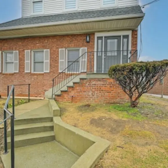 Easy NYC Access! Yonkers Apt 1/2 Mi to Metro-North | hotel New York City | Trivago